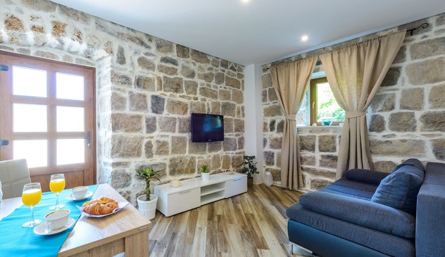 Apartments None & Nono-One Bedroom Apartment with Shared Terrace
