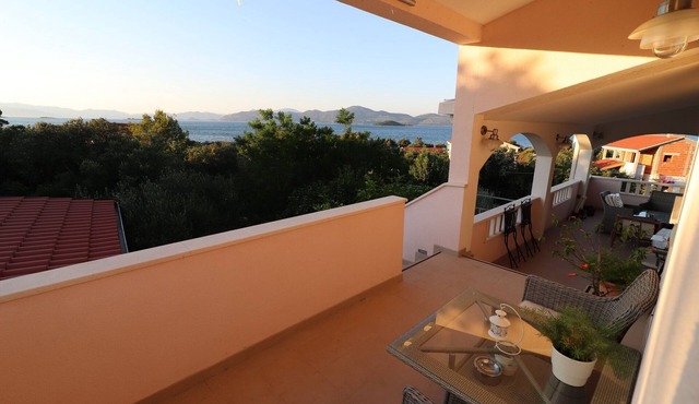 Apartments Sergej-Standard Studio apartment with Terrace and Sea View (Nataša)