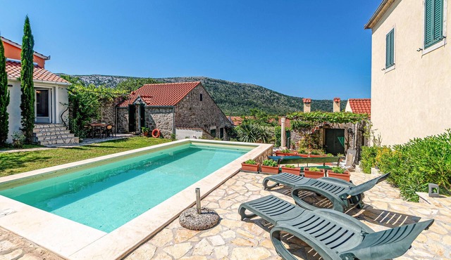 Awesome home in Kuna Peljeska with WiFi