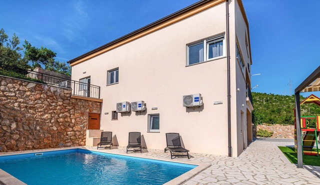 Awesome home in Modric in Modric