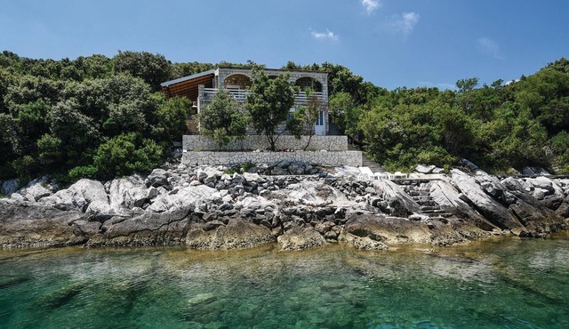 Beach front home in Osobjava with house sea view