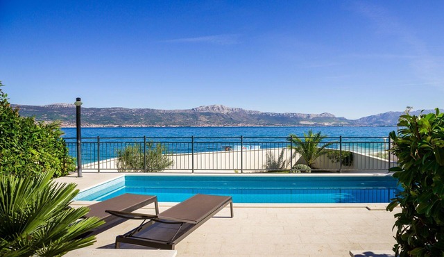 Beachfront Villa Lemonade with Pool III in Trogir