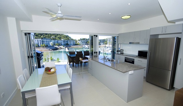 Beachside Magnetic Harbour