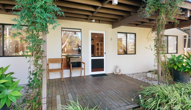 Beecroft Street Retreat by Book Jervis Bay - Free Wifi, Linen & Pet Friendly