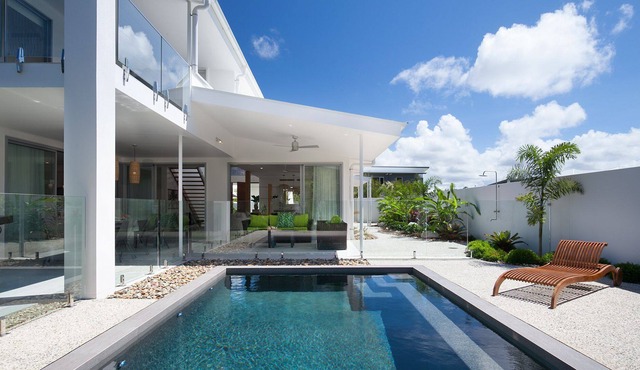Belle Mare Holiday House