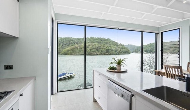 Berowra Waters Glass House