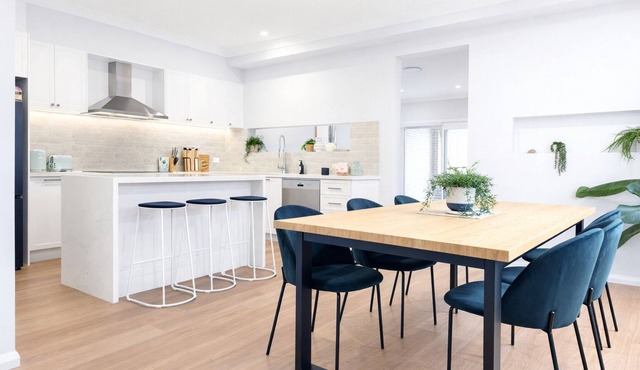 Brand New Hamptons 4 Bed Family Home near Gymea Village