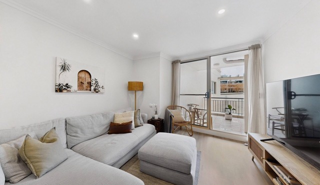 Bright 1-Bed Apartment in Neutral Bay