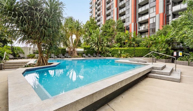 Bright 2-Bed Apartment in Bowen Hills