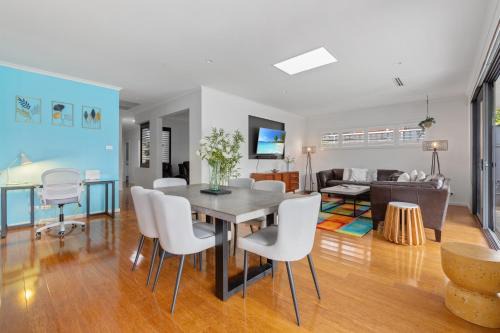 Bright Family Home in Rydalmere with Yard & BBQ
