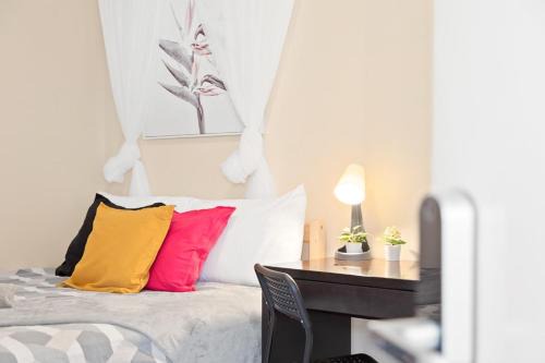 Bright Private Room - Nearby CBD UTS USYD - Seconds to Famous Eateries - Shared Bathroom