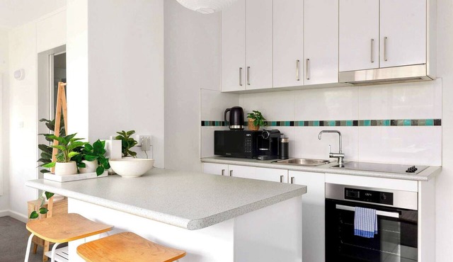 Bright studio, Walk to Kirribilli & Sydney harbour views
