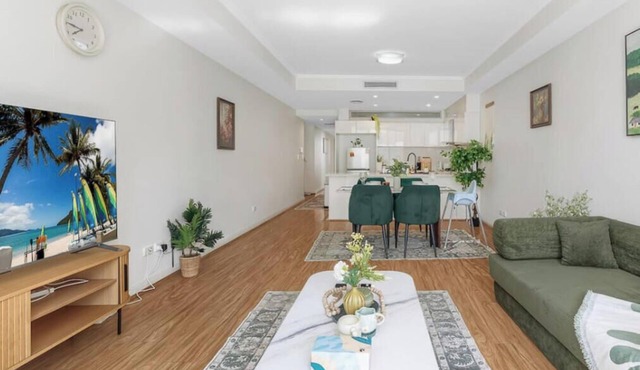 Burwood 3BR | Near Station&Westfield& burwood park