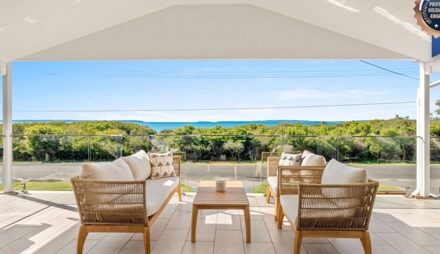 Callala Beach Walk - Beachfront with Fireplace