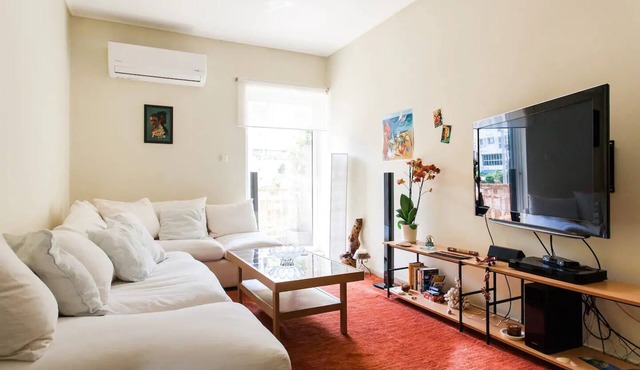 Central Faliro Appart. near to Marina/4' tram station