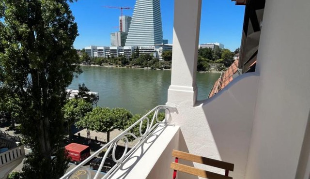 Charmante Altbauwohnung am Rhein