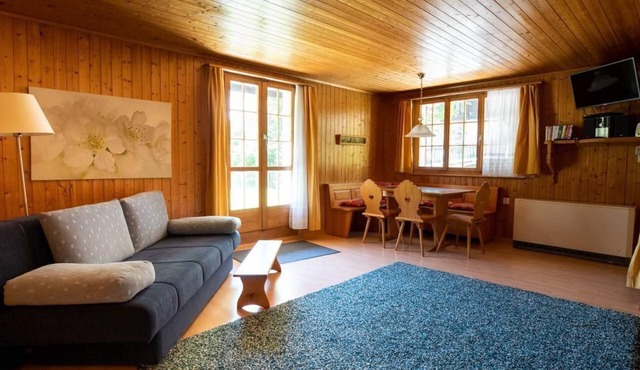 Charming 2 room flat with garden