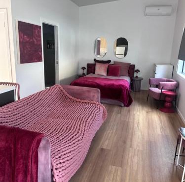 Cherrie Studio & Court yard Private Pet Friendly Free Parking