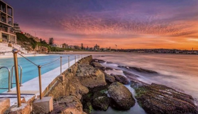 Chic Bondi Studio: 400 mtrs to Surf, Wifi & AC