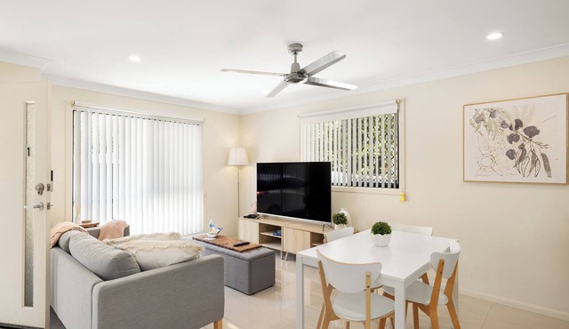 Clean Sunnybank 1BR | Train Access | 1144D1