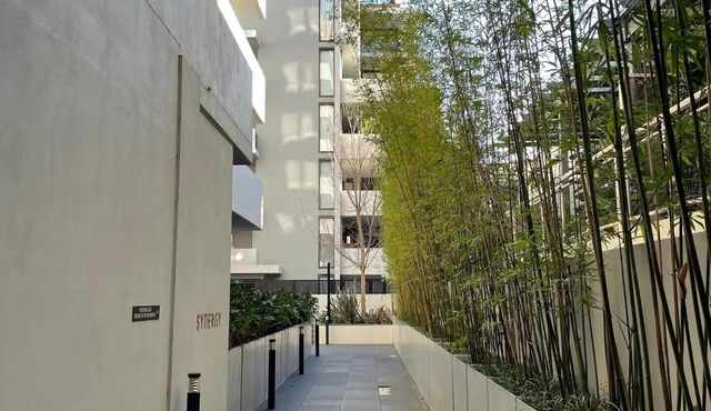 Contemporary Living near Hornsby Station