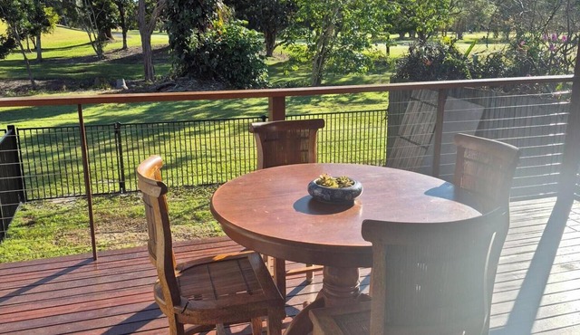 Cosy Guesthouse "Seventh Heaven" on the 7th fairway of Ocean Shores Golf Club