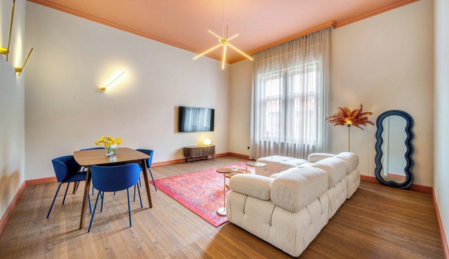 Cozy, new 2-bedroom apartment with AC, WiFi in gorgeous Budapest city center