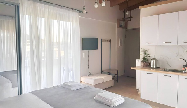Cozy Studio with a Heart-Stealing View in Gerakas