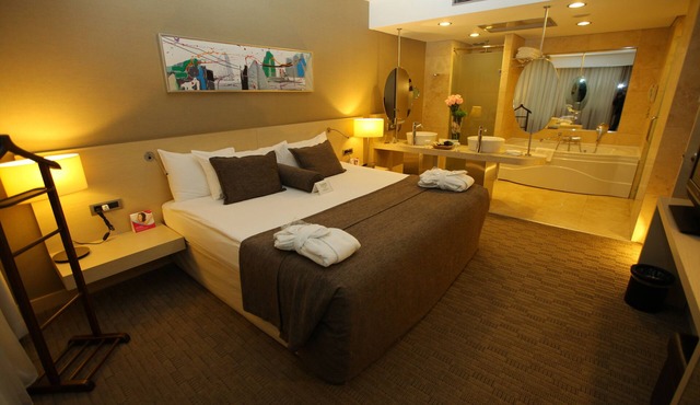 DoubleTree by Hilton Ankara Ankamall in Ankara
