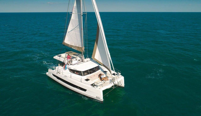 Dubrovnik Delight: A Sun-Kissed Sailing Experience