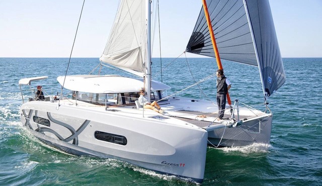 Dubrovnik Delight: A Sun-Kissed Sailing Experience