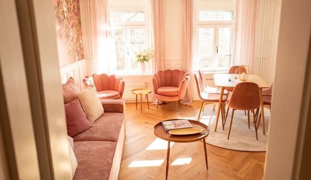 Elegant rose-toned 3-BR near ETH · Kreis 6