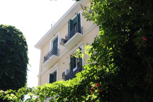 Elikon in Athens