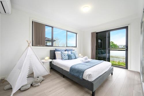 Entire home in Austral, Australia
