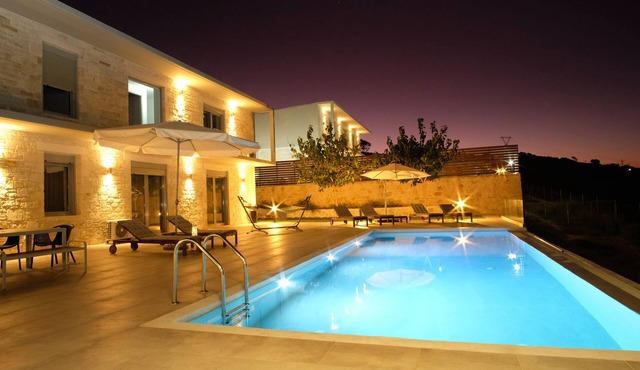 Eva Villas West and East, 2 private pools, sea view in Rethymno