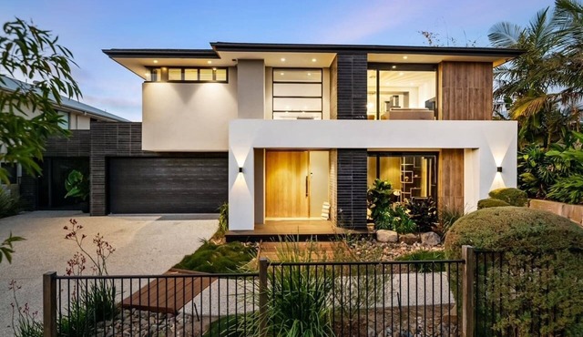 Ex-Display Home w Pool & Designer Outdoor Living