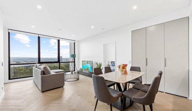 Exquisite High-End Retreat in Macquarie Park