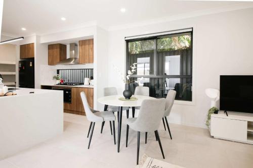 Family 4 BR southside escape in Rochedale