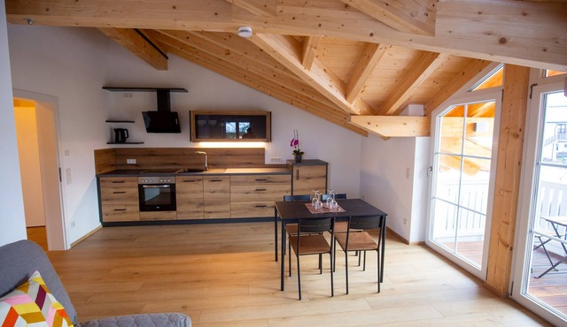 Ferienwohnung Seeblick, 1-4 Pers., 1 Sep. Schlafzimmer, Südbalkon in Chieming