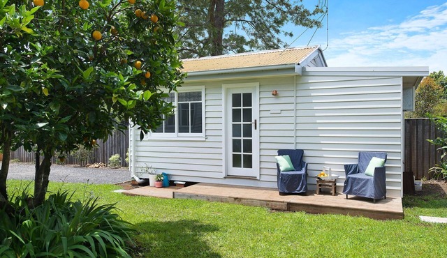 Fremily Cottage - Charming White Cottage
