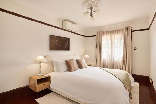 Grand 4BR Paddington Terrace - Free parking