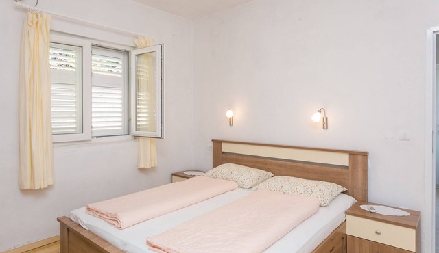 Guest House Oreb - One Bedroom Apartment with Terrace and Sea View