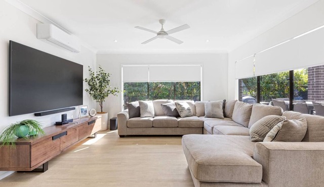 Hamptons Chic at Hervey Bay Refined Family Getaway