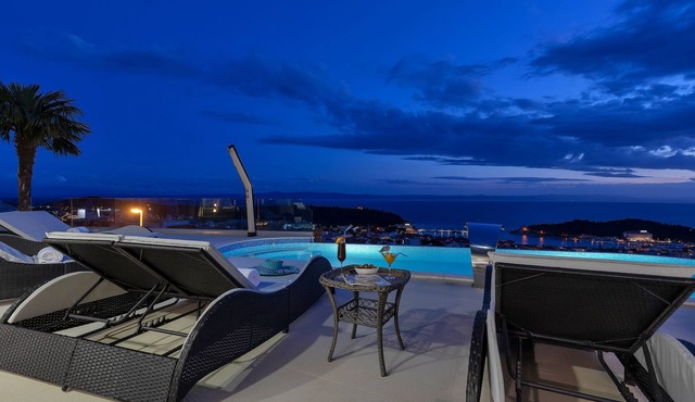 Holiday house Makarska Villa Afrodita 1 For 8 persons