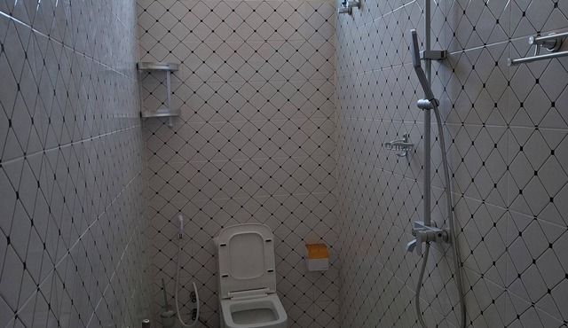 Karibu House Bwejuu. A cool apartment to stay in and about 20 mins to the beach