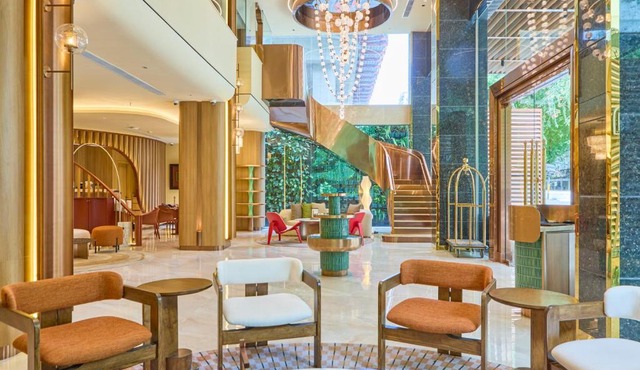 Kin Hotel Thi Sach Edition