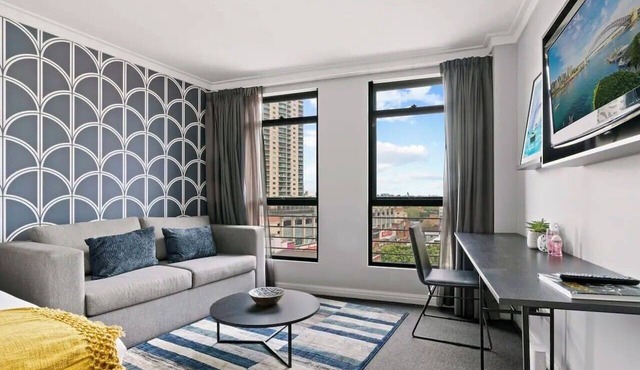 KozyGuru | Haymarket | Chic City Studio