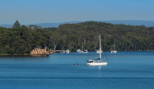 Lakeside Bliss | (10ppl), (5ppl) Spa, Pet-Friendly