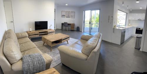 Location, location, location - spacious apartment