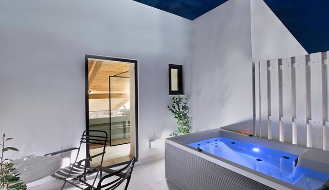 Lovely Athens Apartment | 1 Bedroom | Apartment Makarov | Balcony Views